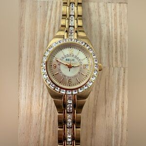 Relic ladies gold tone crystal accented watch NEW BATTERY